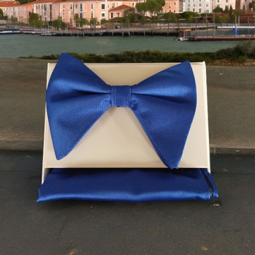 MEN'S MILANO MODA ROYAL BLUE OVERSIZED TEARDROP BOW TIE AND POCKET SQUARE. BT06.